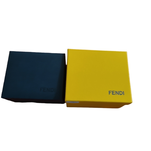 💕HP💕💯Authentic Fendi Run Away Watch💕 - Picture 11 of 11